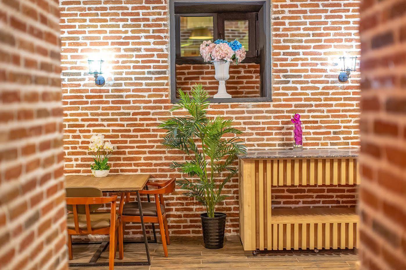 Royal Inn 第比利斯 外观 照片